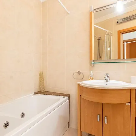 公寓 2 Bedroom In A Private Condominium With Swimming Pool - Free Wifi *