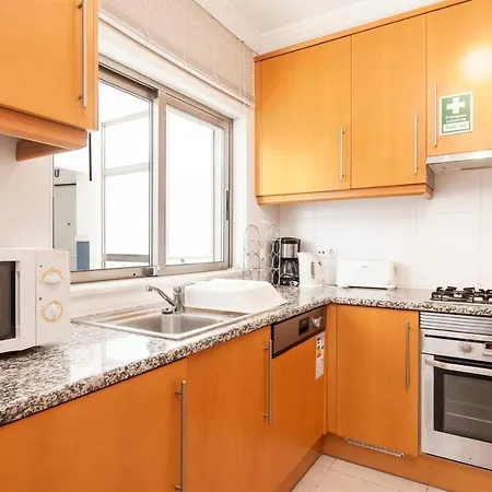 Апартаменти 2 Bedroom In A Private Condominium With Swimming Pool - Free Wifi Албуфейра