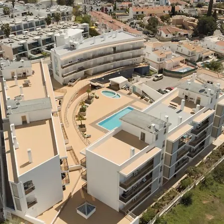 Апартаменти 2 Bedroom In A Private Condominium With Swimming Pool - Free Wifi
