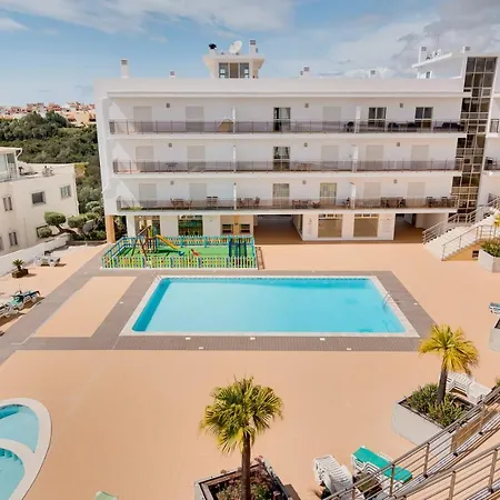 Апартаменти 2 Bedroom In A Private Condominium With Swimming Pool - Free Wifi