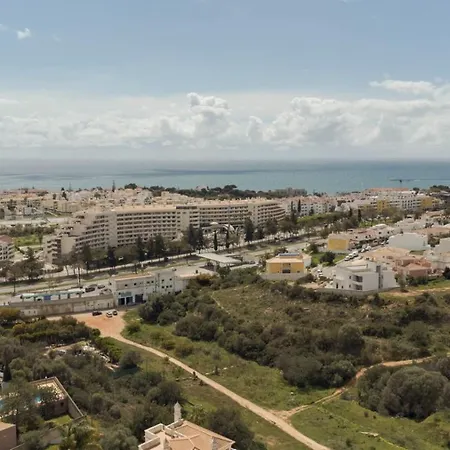Апартаменти 2 Bedroom In A Private Condominium With Swimming Pool - Free Wifi Албуфейра